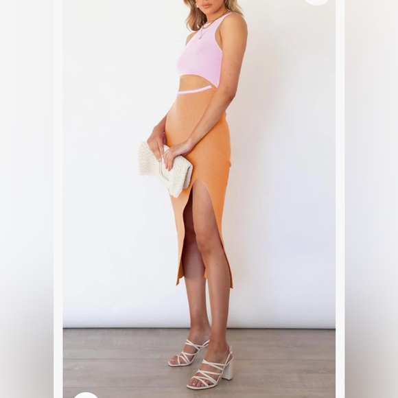 Cut Out Dress - Picture 2 of 10